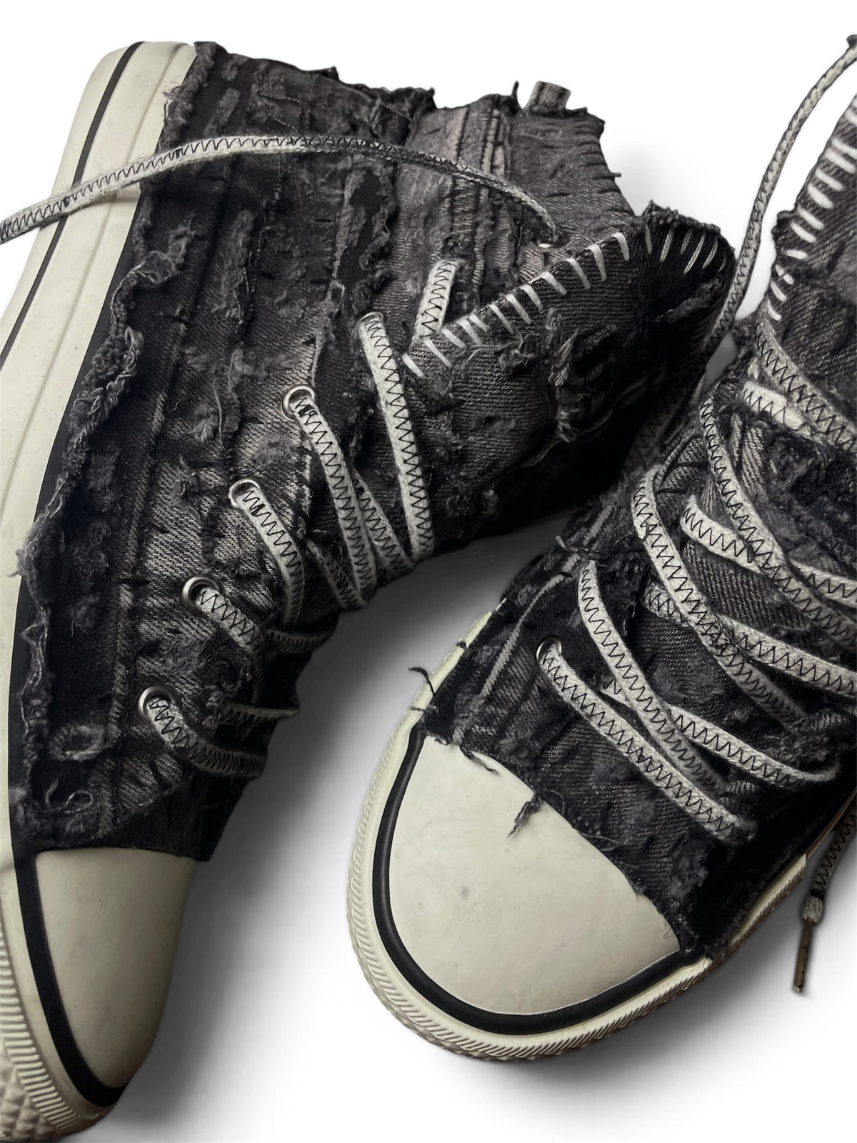 THREADBORN SNEAKERS 1/1
