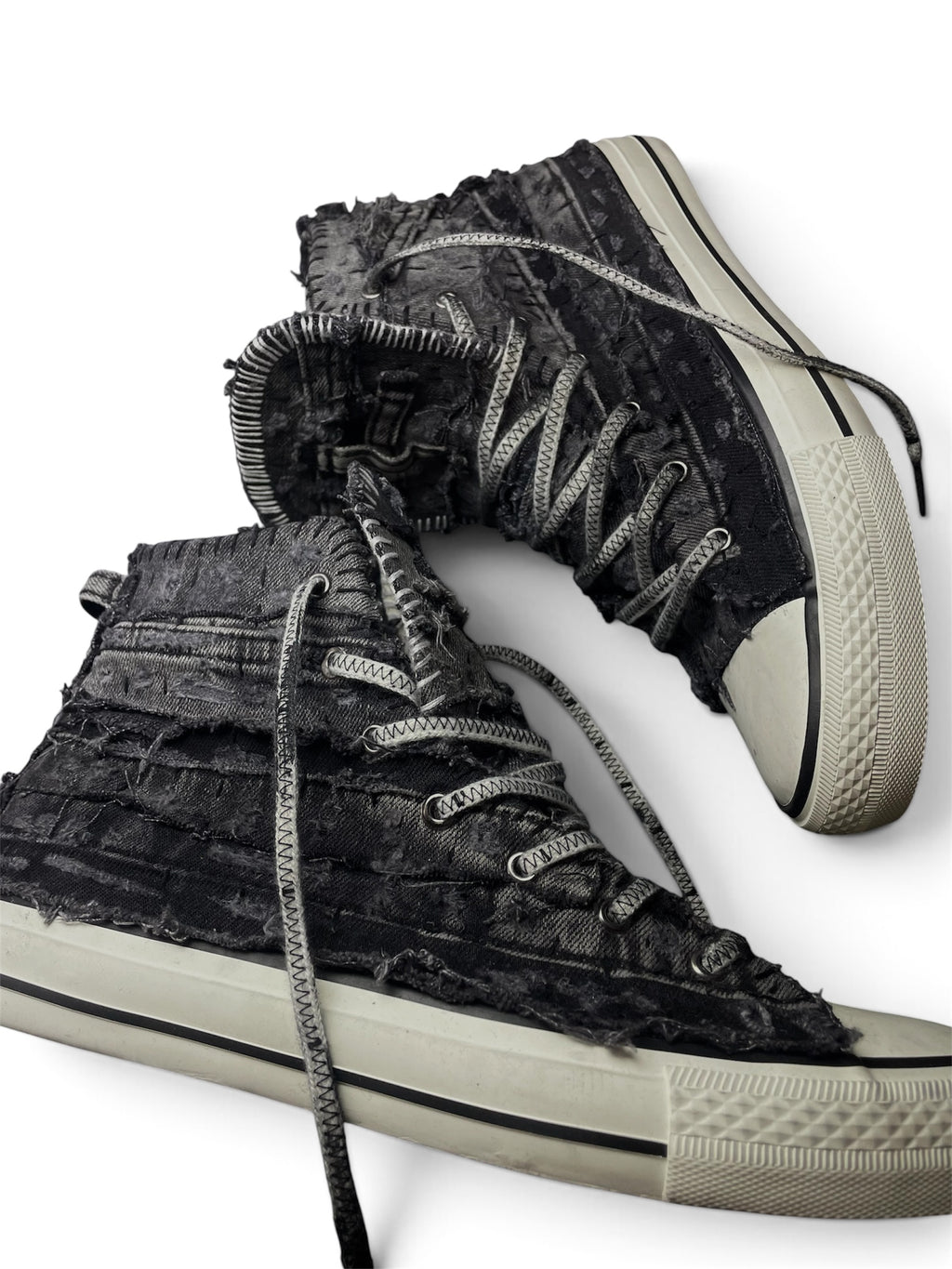THREADBORN SNEAKERS 1/1