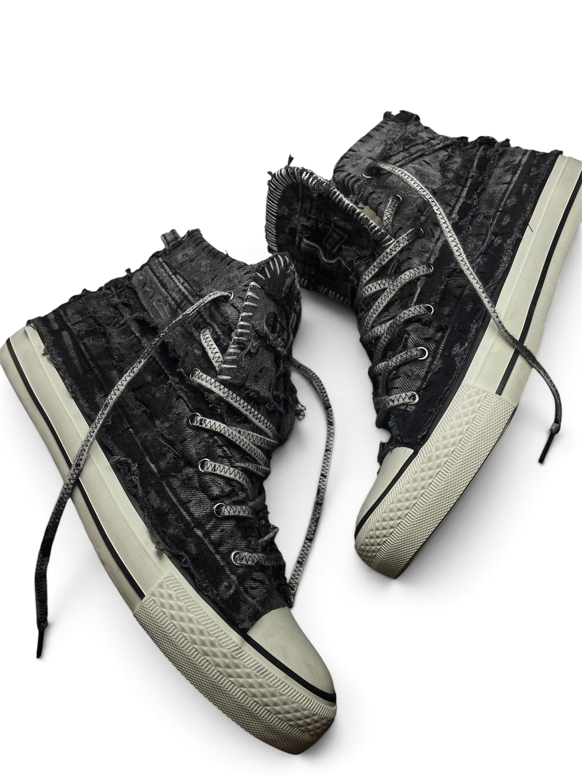 THREADBORN SNEAKERS 1/1